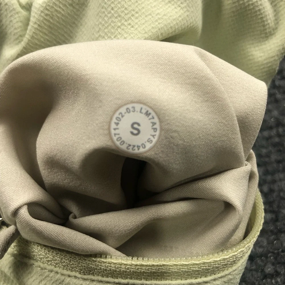 Lululemon Women’s License to Train Linerless Shorts - Picture 7 of 7